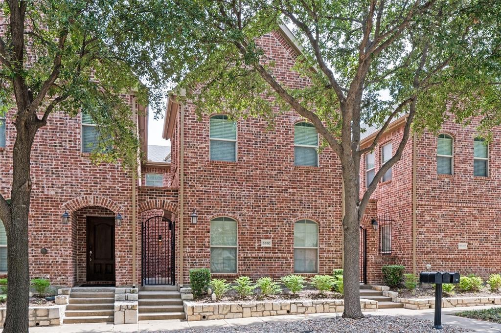 5590 Grosseto Drive