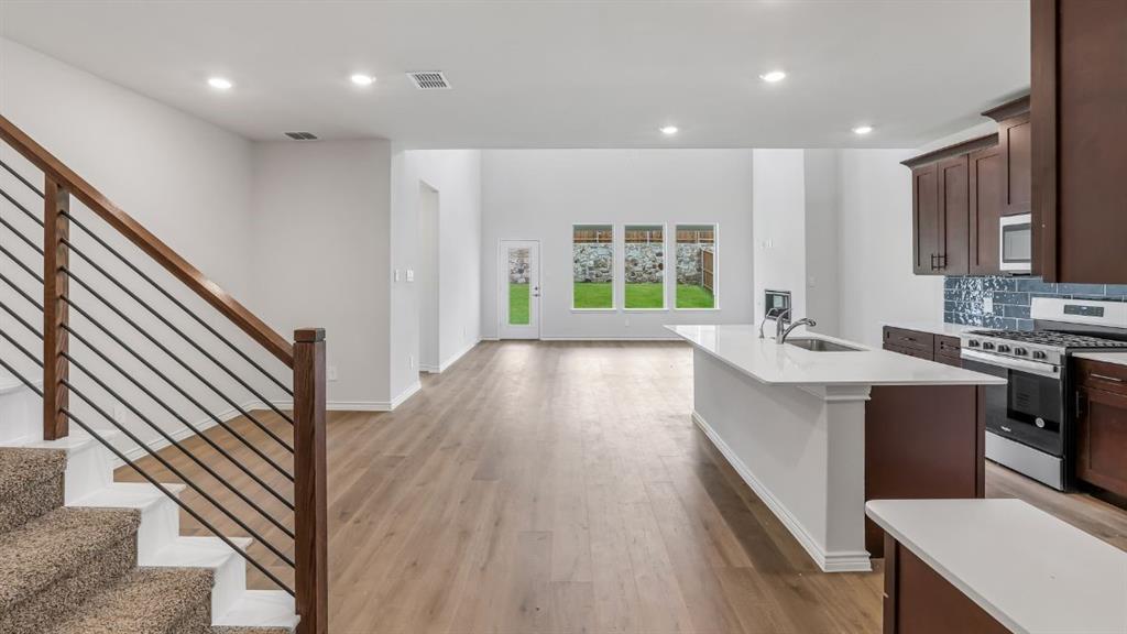 9400 Gossamer Street