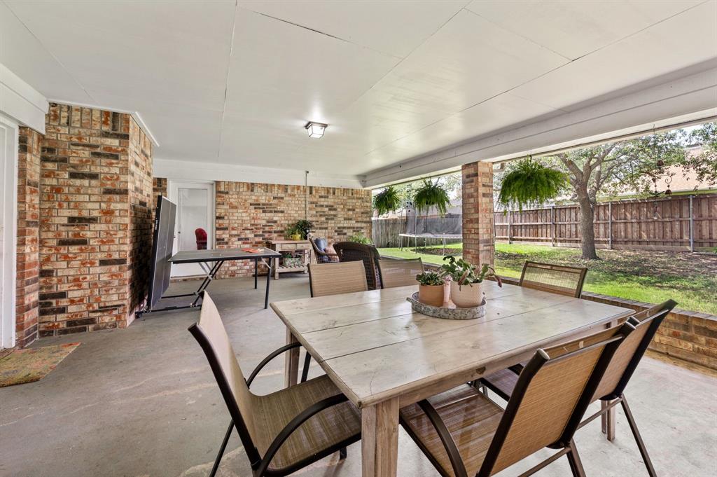 7113 Greenhill Trail