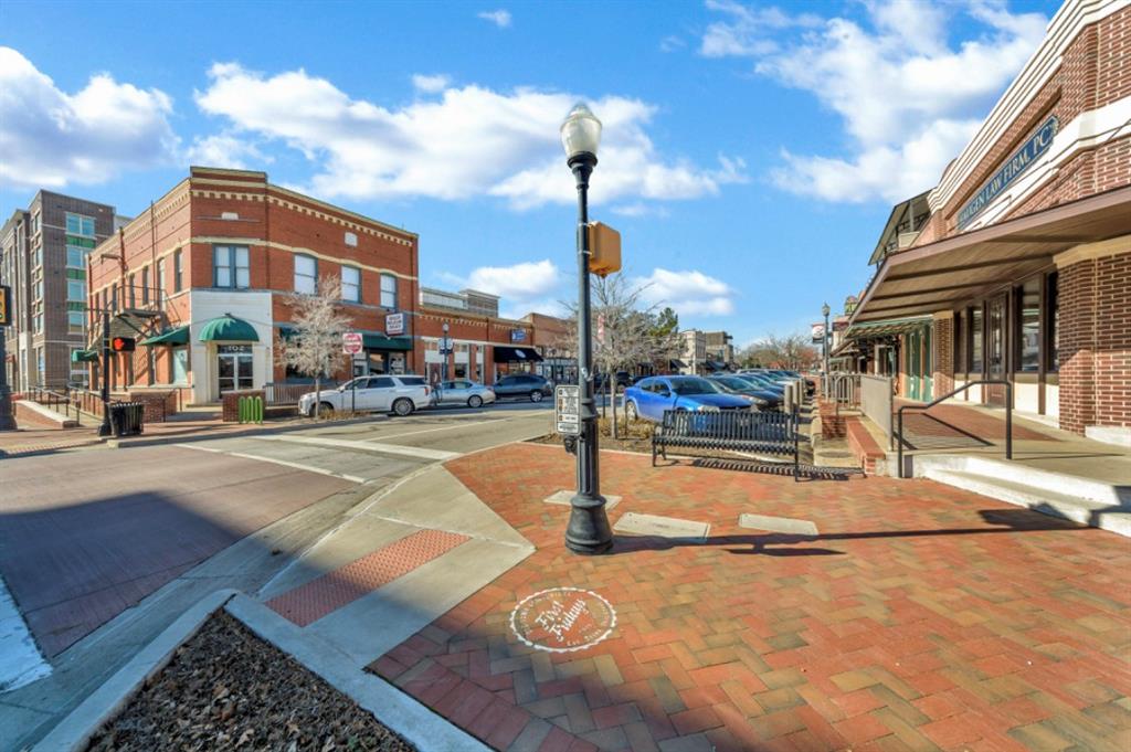 102 W Main Street
