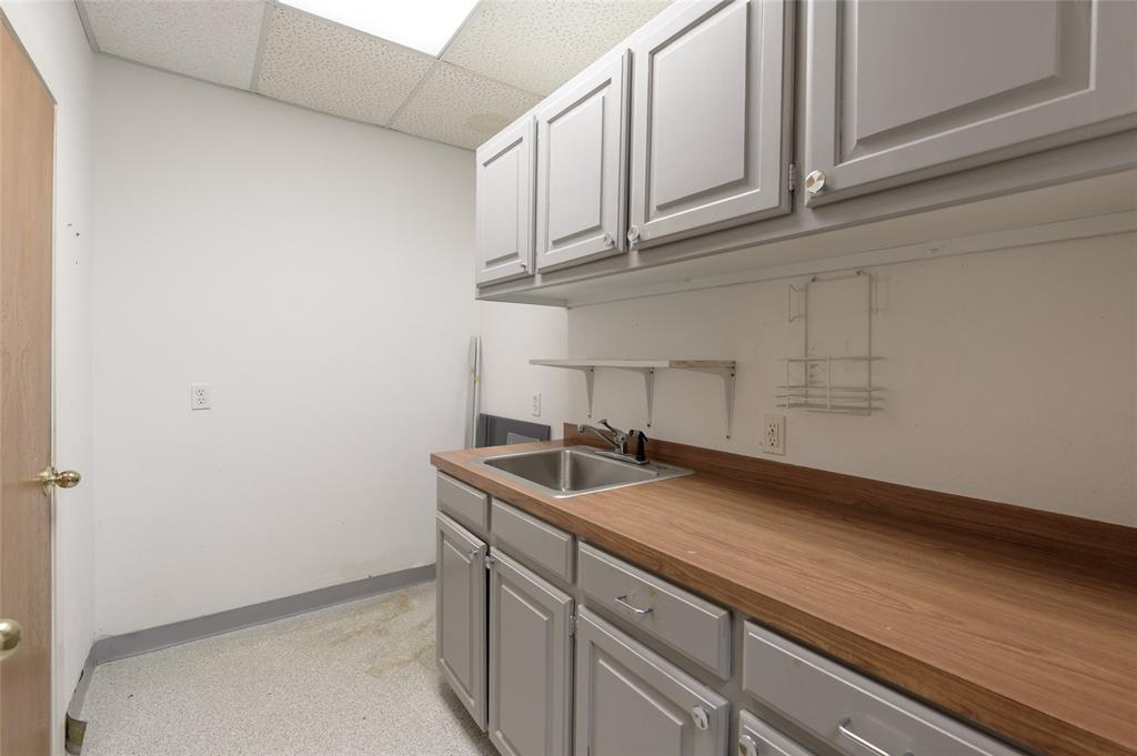 G-0763 MCANAIR J B, ACRES .47 - Commercial Sale