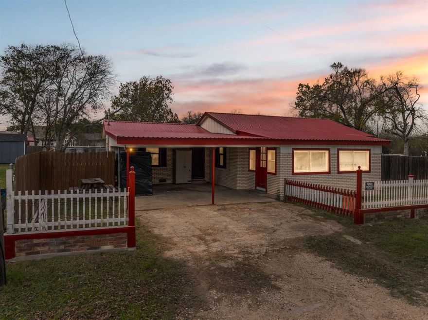 Welcome to 603 Eagle Dr in Eddy, TX! Ideally located approximately 20 minutes from both Waco and Temple, this charming home blends comfort, convenience, and room to grow. Inside, you will find 2 bedrooms, 1 full bath, plus a bonus room perfect for an office, hobby space, or potential third bedroom.

The interior features freshly painted cabinets and new flooring giving the home a clean and modern feel. Additional highlights include a durable metal roof and an impressive 0.64-acre oversized lot, offering ample space for outdoor activities, gardening, or future expansion. In the back, a slab foundation is ready for a shed, workshop, or customized outdoor area. 

Come take a look and discover all this property has to offer!