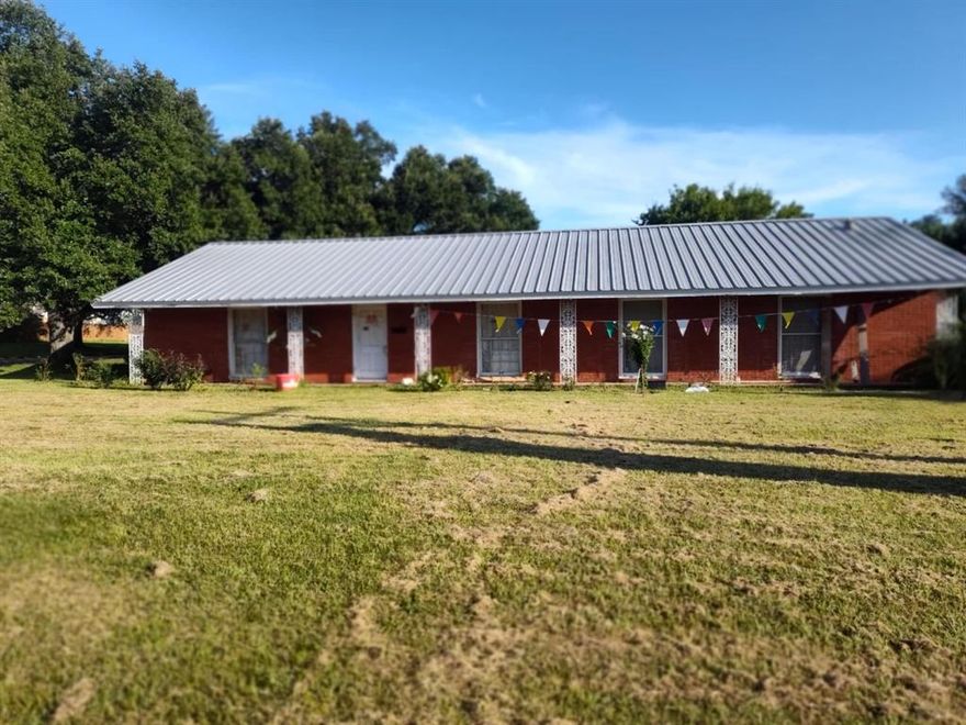 Welcome home, house is  located near shopping centers, schools, hospitals and parks. House features 2 bedrooms , 2 full bathrooms, 2 living areas and dinning area,  good size backyard for those summer cookouts or just to enjoy a glass full of tea under the backyard tree. Come take a look.