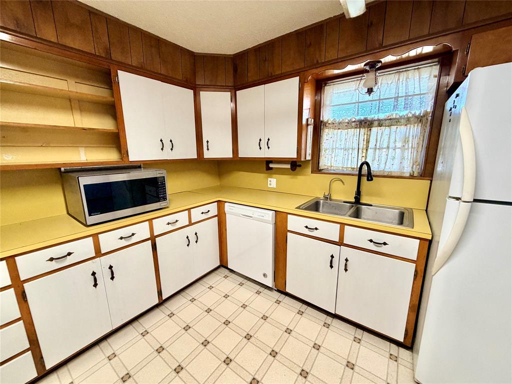 Queen Add - Residential