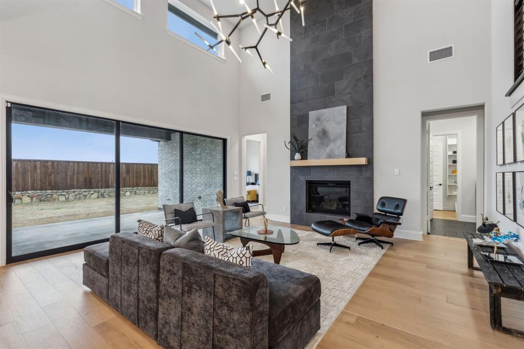 2570 Shady Trail