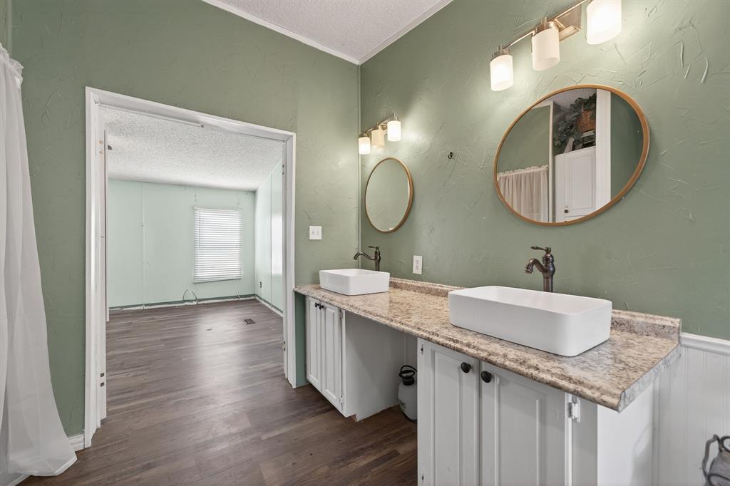 Orig Town Of Lone Oak - Residential