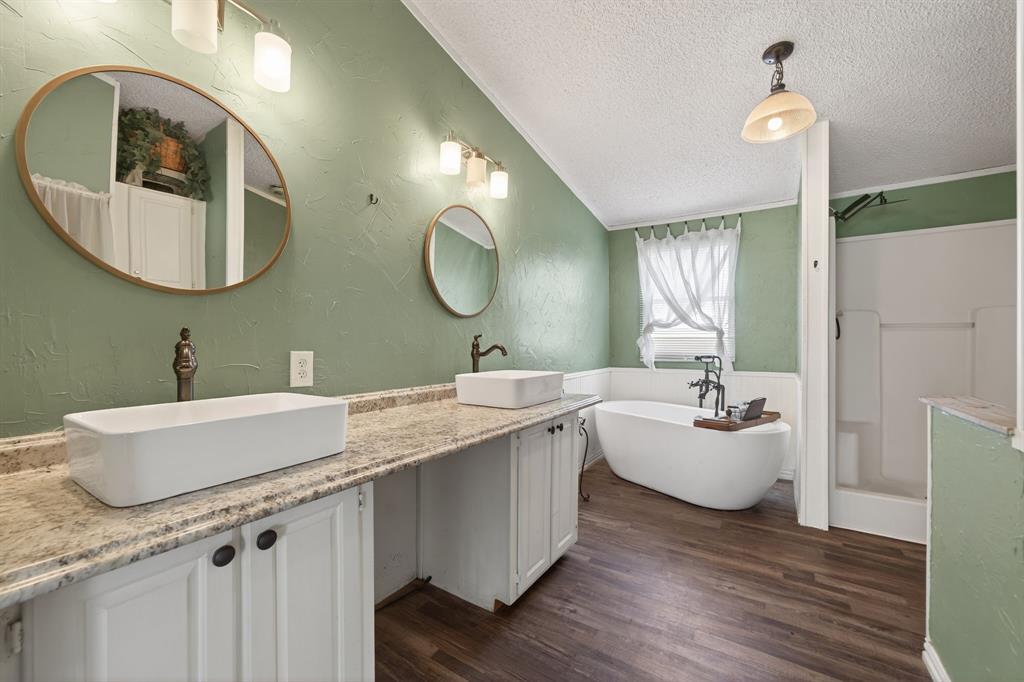 Orig Town Of Lone Oak - Residential