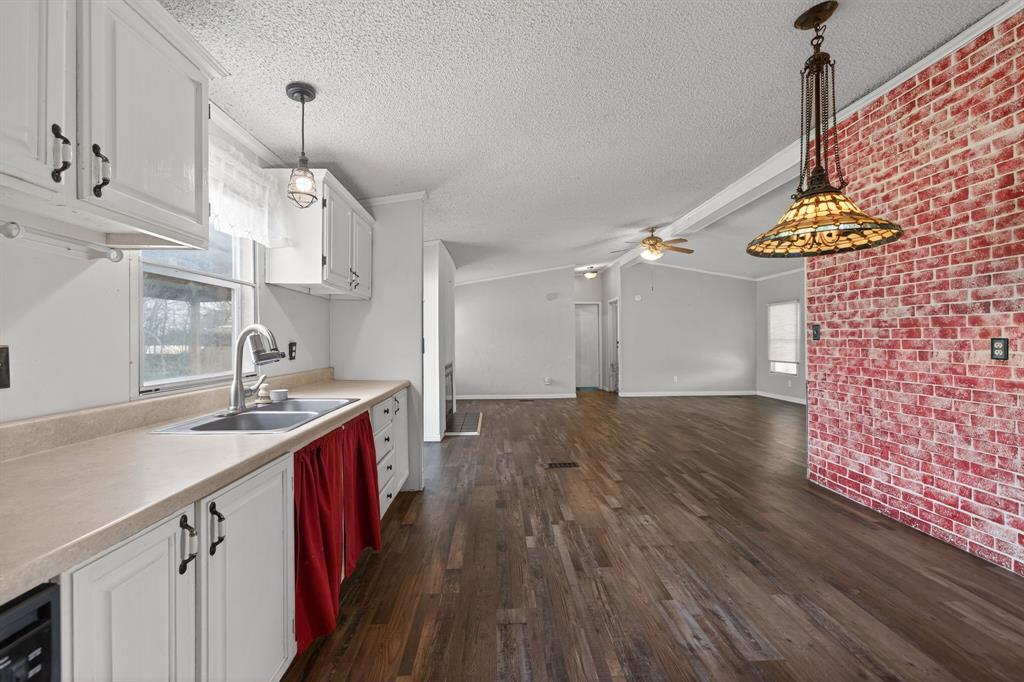 Orig Town Of Lone Oak - Residential