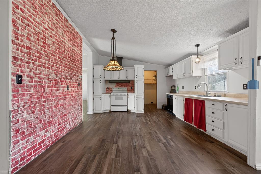 Orig Town Of Lone Oak - Residential