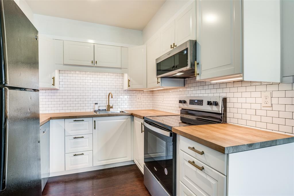 Faulkner Point 10-On Point - Residential