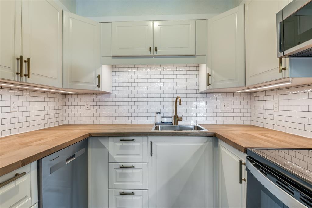 Faulkner Point 10-On Point - Residential