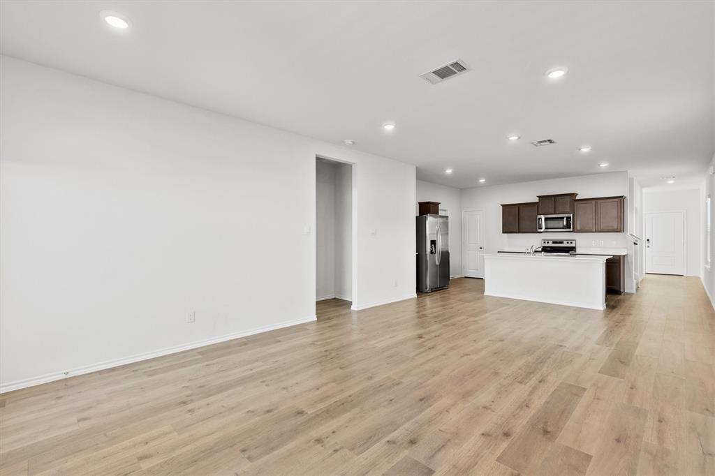 Magnolia Ph 10 - Residential