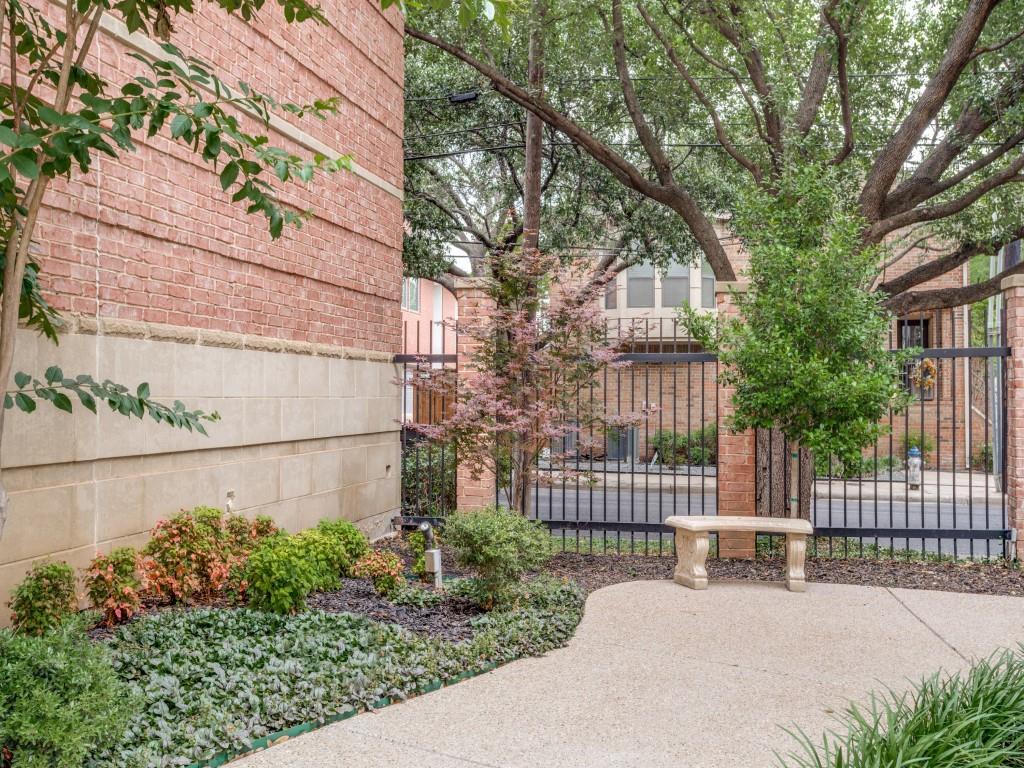 Georgetown Court Twnhm Condo - Residential