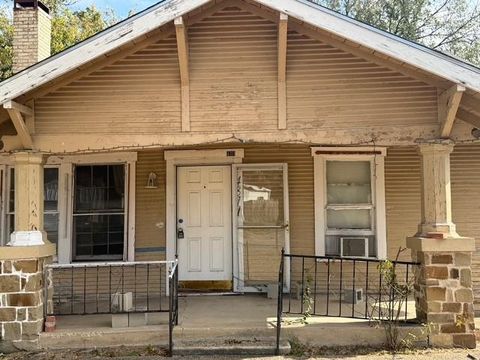 Photo of 4311 Gordon Street, Greenville, TX 75401 (MLS # 21118166)