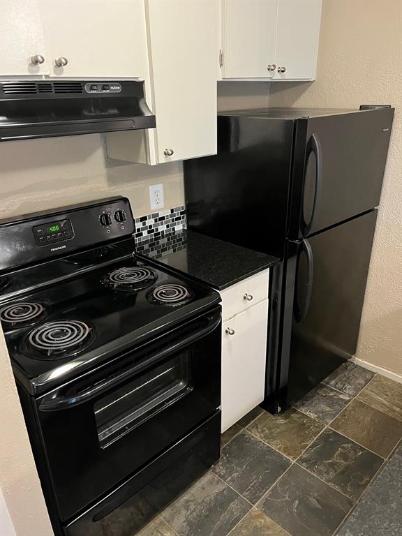 W E Hawkins Oak Lawn - Residential Lease