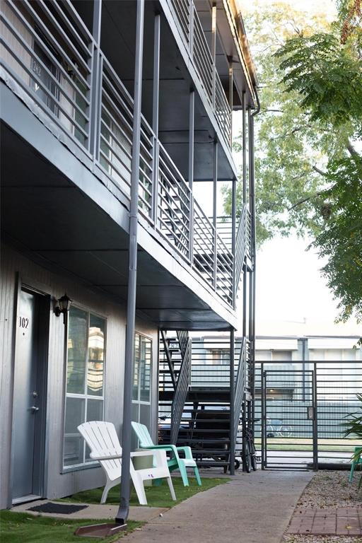 W E Hawkins Oak Lawn - Residential Lease