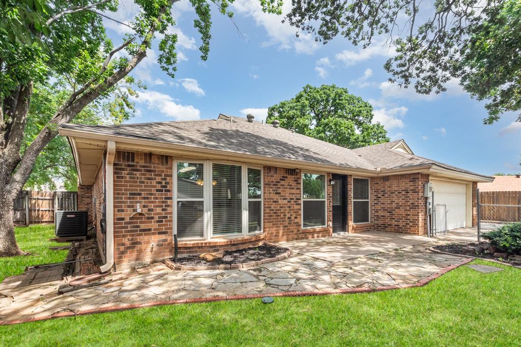 2109 Oakmeadow Street