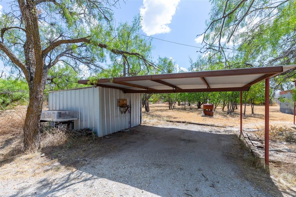 1186 Private Road 2431