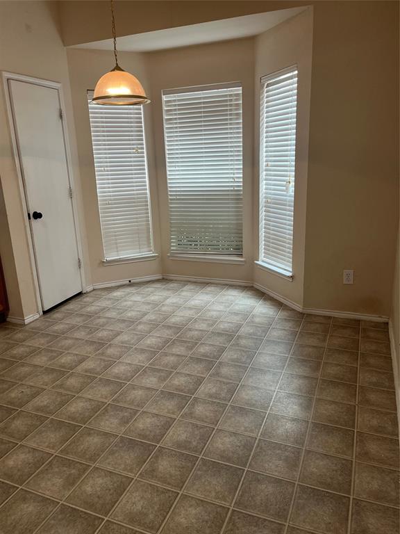 1113 Manhassett Court