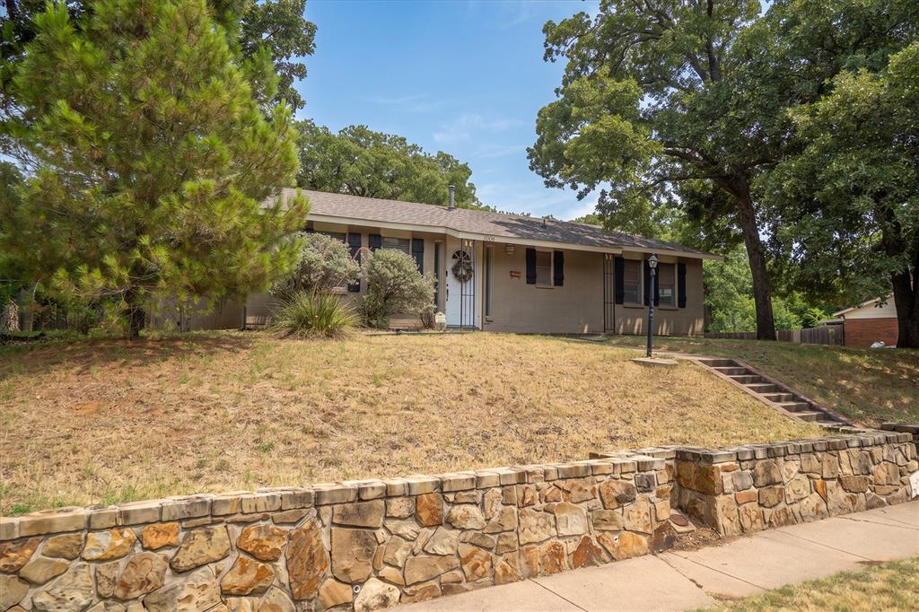1006 N Lucas Drive