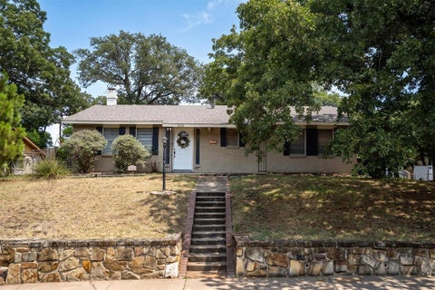 Tiny photo for 1006 N Lucas Drive, Grapevine, TX 76051 (MLS # 21330302)