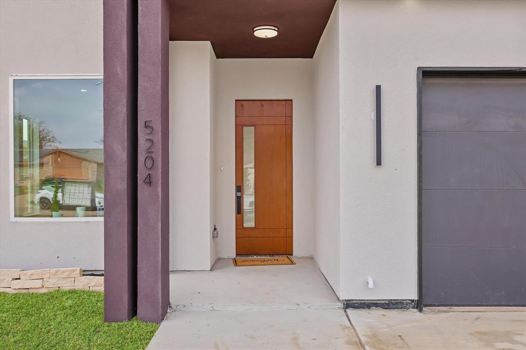 5204 Gibson Drive