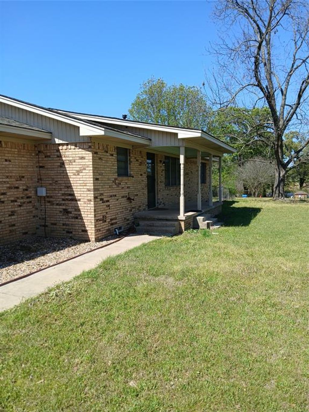 Photo of 614 County Road 2110, Pittsburg, TX 75686 (MLS # 21215543)