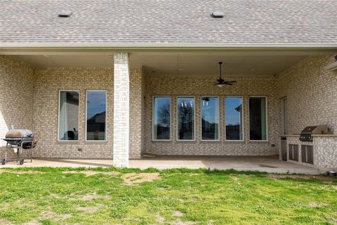 A home in Oak Leaf