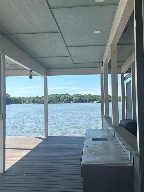 Thomas Caro Surv Abs #133 - Land