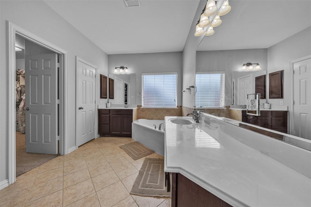 Mistletoe Hill Ph Viii - Residential