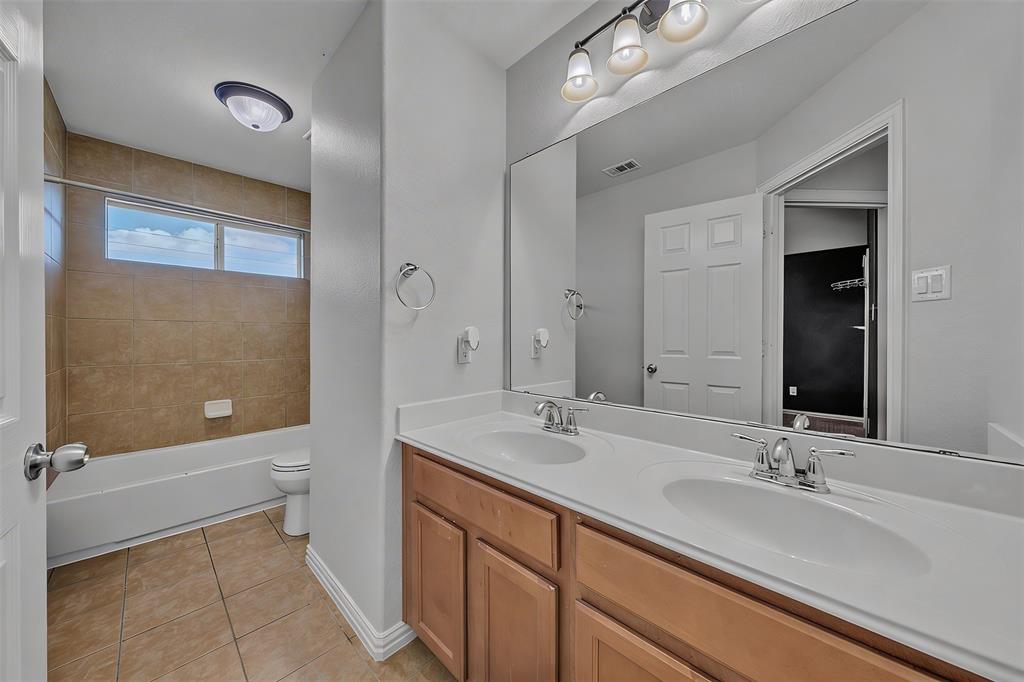 Mistletoe Hill Ph Viii - Residential