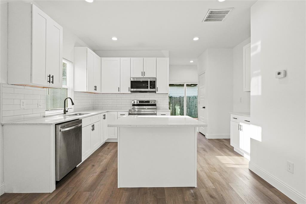 LINCOLN MANOR NO 3 - Residential