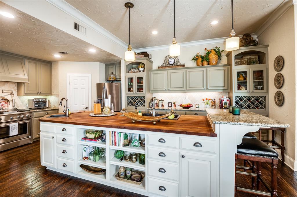 Castle Hills Village - Residential