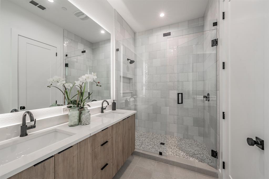 East Columbia Place - Residential