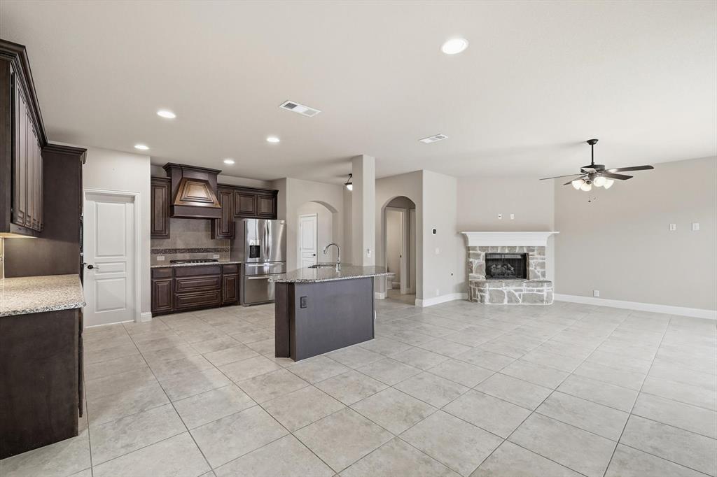 Willow Crk Xing - Residential