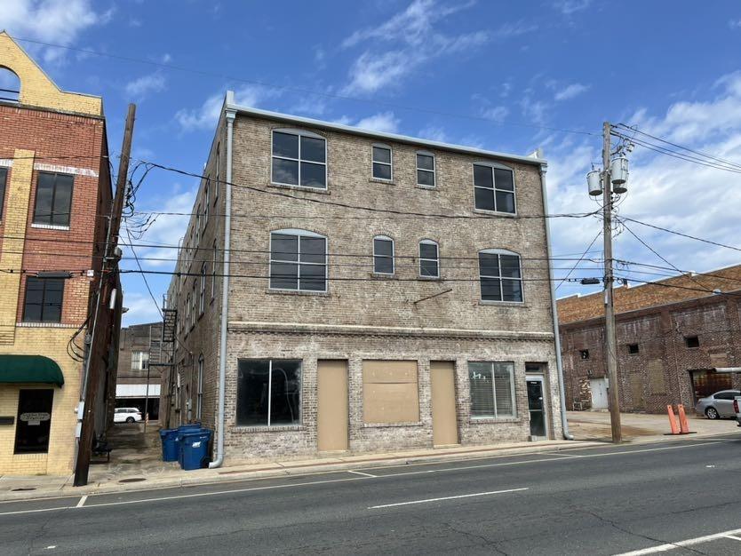 708 Main Street