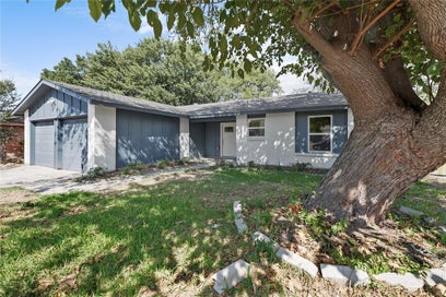 1410 Oakbrook Street Lancaster TX 75134