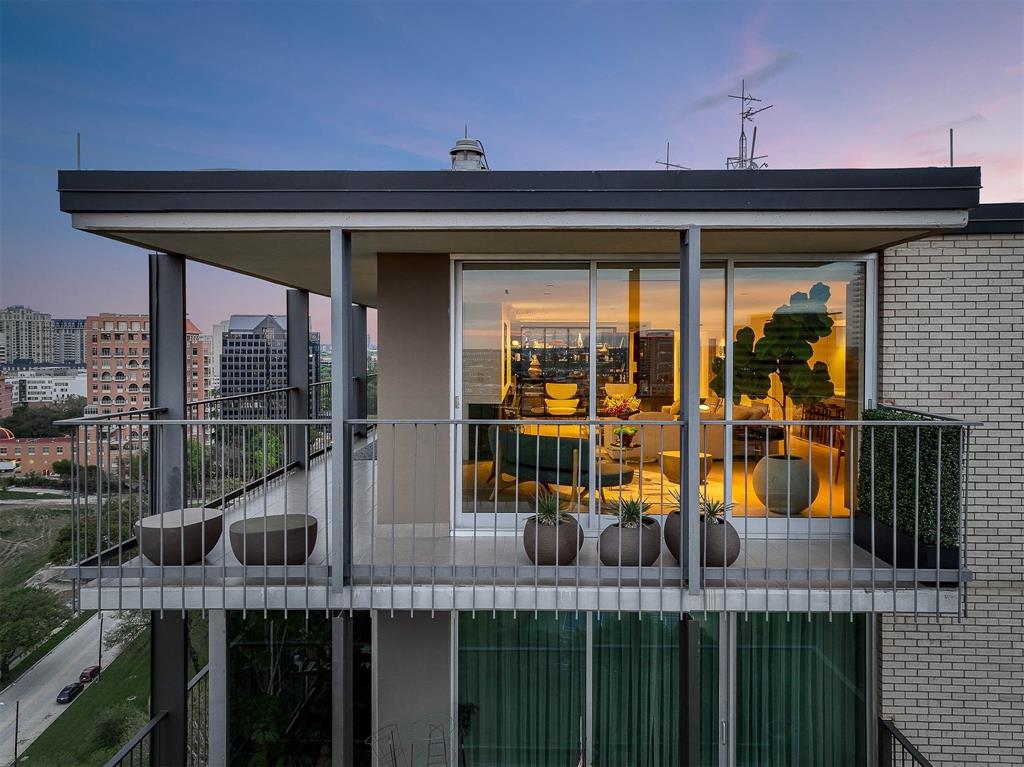 Park Towers Condominiums - Residential