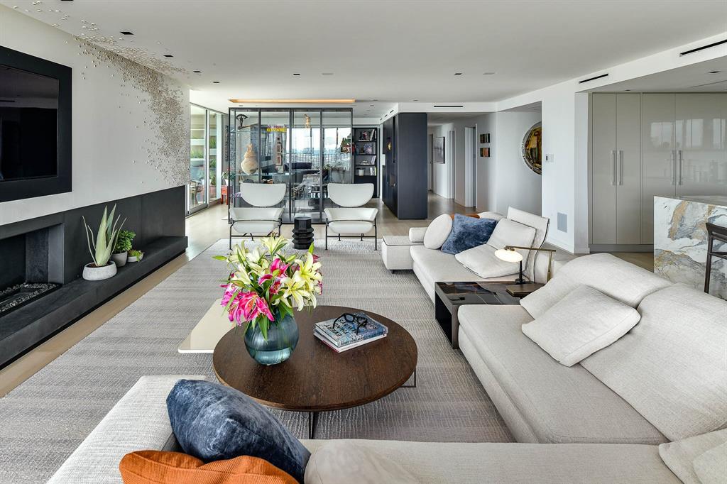 Park Towers Condominiums - Residential