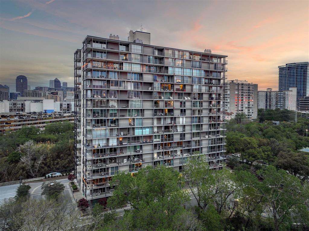 Park Towers Condominiums - Residential