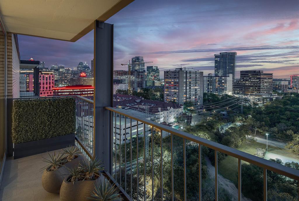 Park Towers Condominiums - Residential