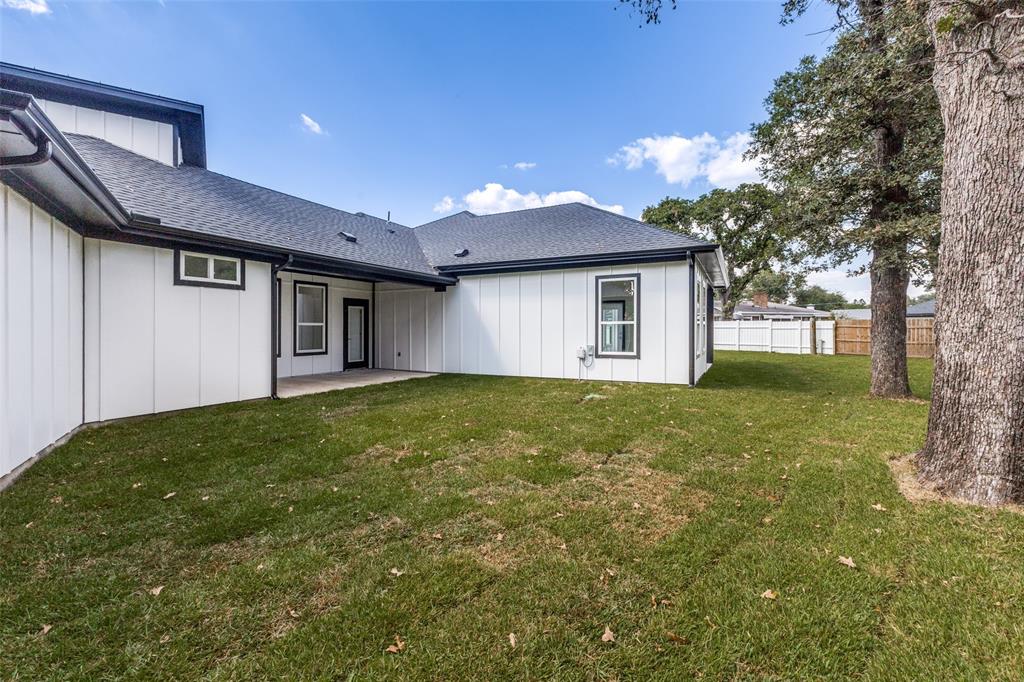 Country Club Shores - Residential