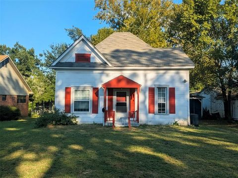 204 N 9th Avenue Teague TX 75860