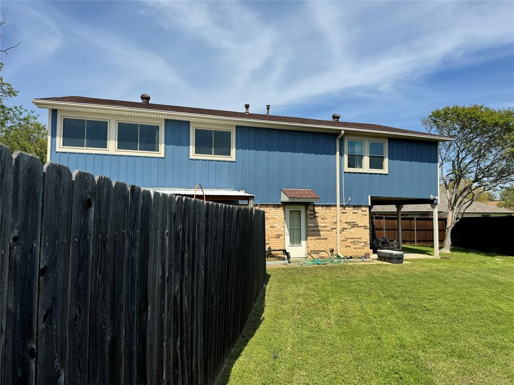 2610 Fallcreek Circle