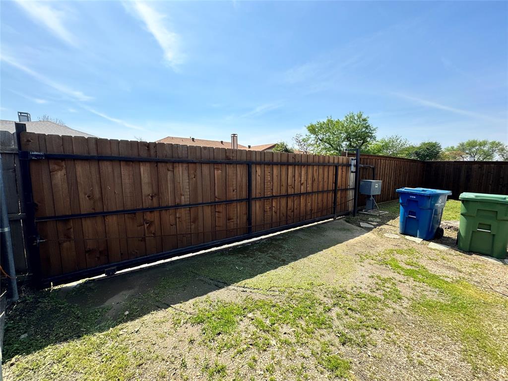 2610 Fallcreek Circle