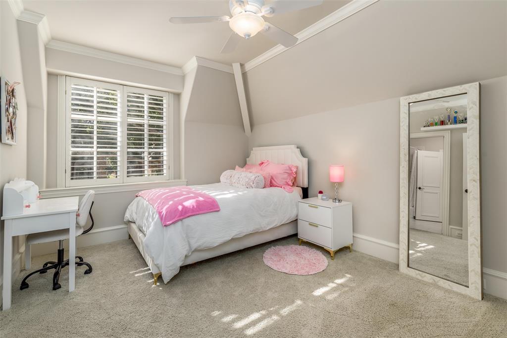 Kings Court Of Willow Bend - Residential