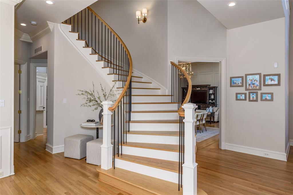 Kings Court Of Willow Bend - Residential