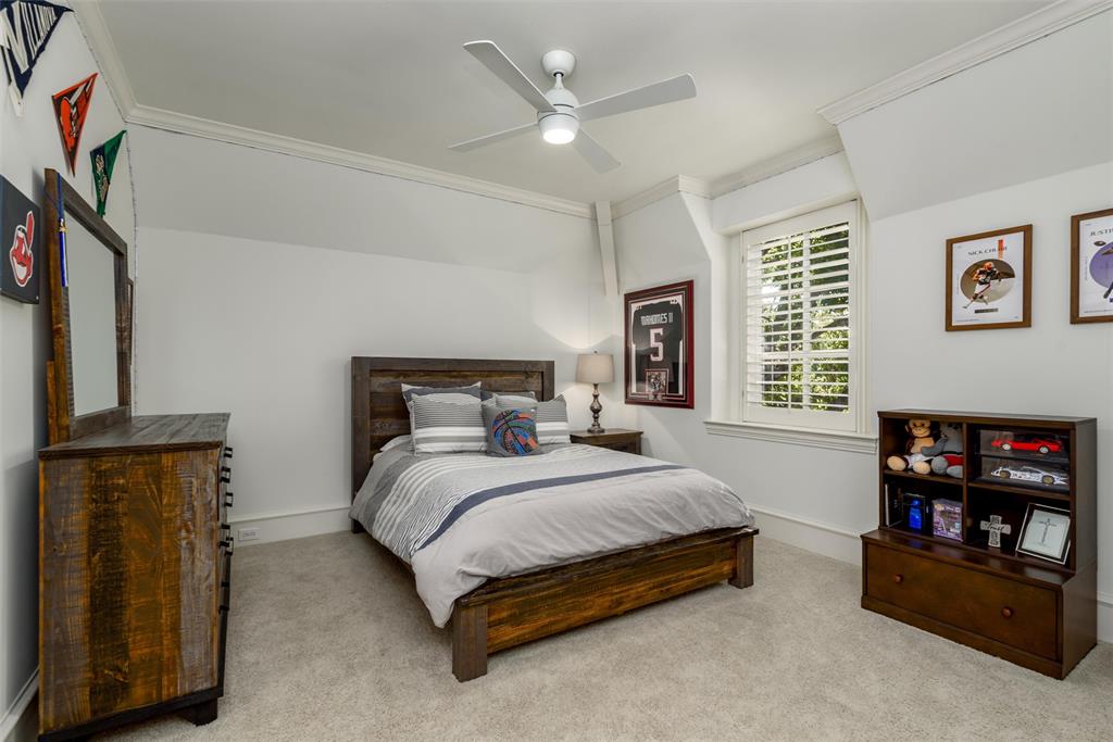 Kings Court Of Willow Bend - Residential