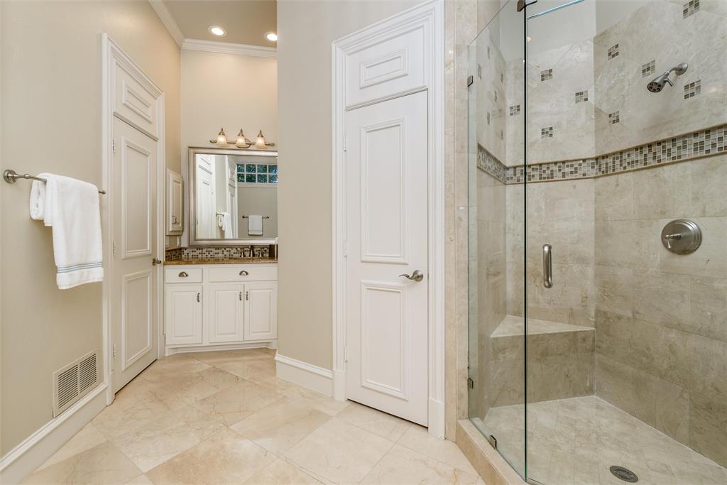 Kings Court Of Willow Bend - Residential