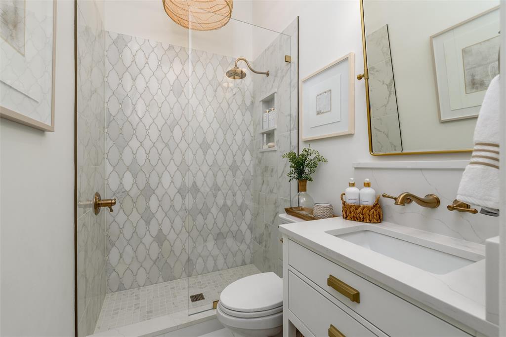 Kings Court Of Willow Bend - Residential